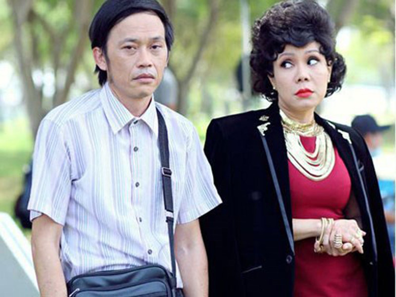 Việt Hương còn đóng phim điện ảnh, truyền hình. Các dự án cô tham gia gồm: “Nhà có 5 nàng tiên”, “Quý tử bất đắc dĩ”, “Đời như ý’, “Duyên trần thoát tục”, “Cưới cháy”, “Trùm cỏ”, “Gái già lắm chiêu”, “Tía tui là cao thủ”, “Dạ khúc nguyệt cầm”, “Hai người cha”, “Yêu thuê”. Ảnh: Zing