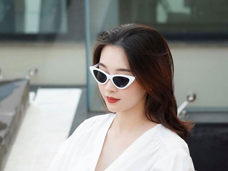 Nàng Hoa hậu Việt Nam 2012 giữ kín hình ảnh bụng bầu trong 2 lần sinh nở.