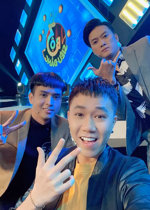 Ngoài đóng phim, bạn thân của Trấn Thành còn tham gia gameshow: Người ấy là ai, Nhanh như chớp, Bức tường lửa…
