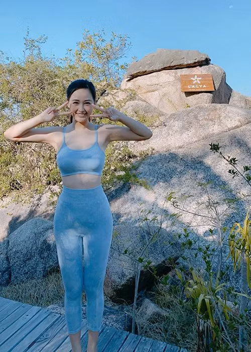 Nàng hoa hậu tự tin mặc gợi cảm sau khi giảm cân thành công.