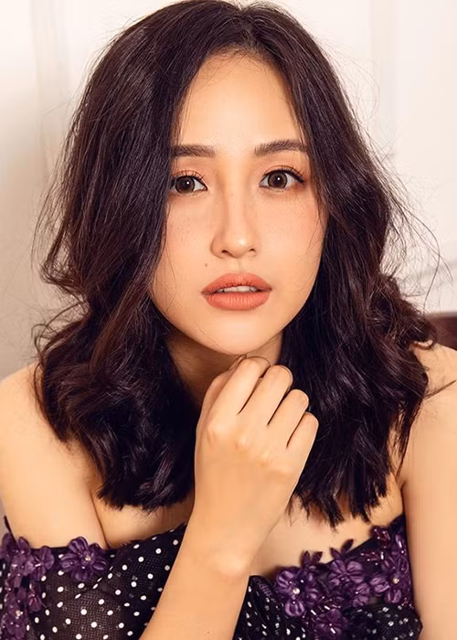 Cũng trong "Nói đi ngại gì", Mai Phương Thúy cho biết, cô và bạn trai đại gia yêu nhau được hơn 10 năm, nhưng vẫn chưa tính đến chuyện kết hôn.