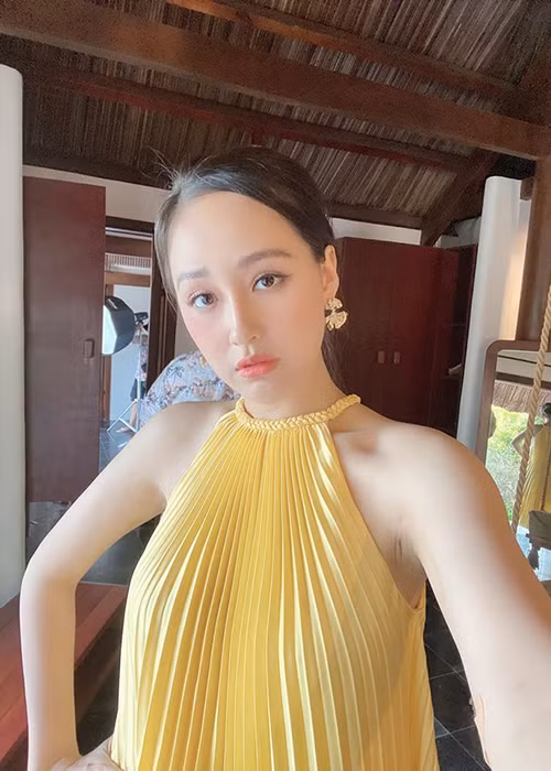 Hoa hậu Việt Nam 2006 chia sẻ, cô phải tập luyện chăm chỉ và áp dụng những liệu trình giảm béo.