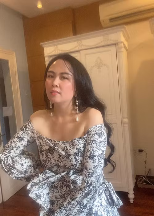 Trên trang cá nhân, nữ đại gia thường xuyên đăng tải ảnh tập luyện tại nhà.