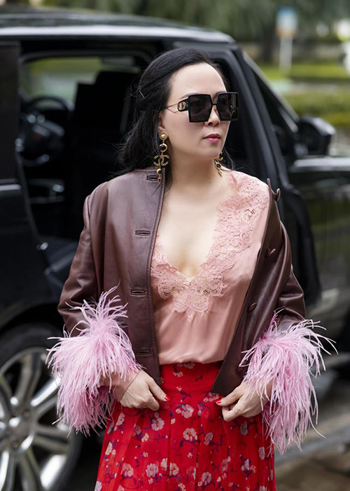 Nói về nhan sắc, bạn gái của Quách Ngọc Ngoan cho rằng dung nhan đủ dùng.