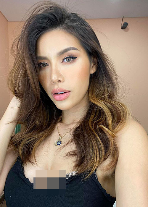 Với bờ môi dày quyến rũ, cô từng được cư dân mạng đặt biệt danh là Angelina Jolie của Việt Nam.