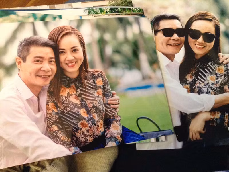 Chuyen tinh man nong cua NSND Cong Ly va nu phong vien xinh dep