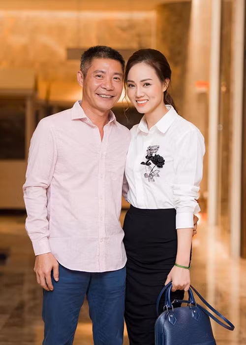 Công Lý luôn trân trọng Ngọc Hà bởi cô chấp nhận quá khứ của anh và thân thiết với hai người vợ cũ cũng như các con riêng của anh.