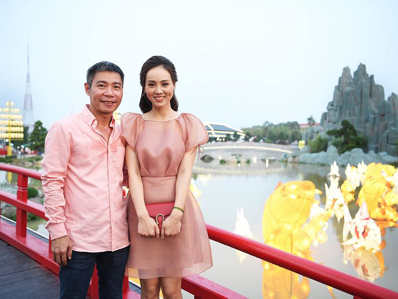 Đáp lại sự chiều chuộng của Công Lý, Ngọc Hà thu vén nhà cửa, nấu món ngon, mua tặng người yêu các vật dụng cần thiết.