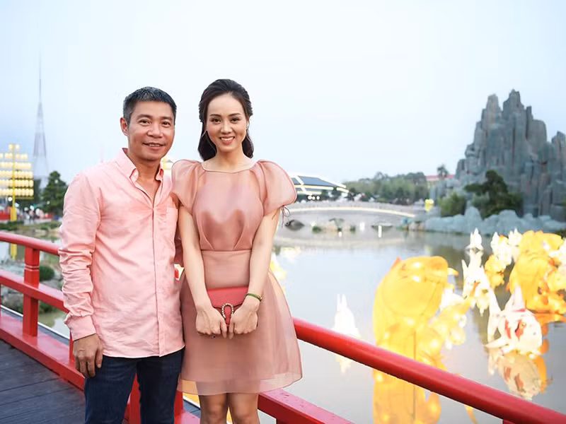 Đáp lại sự chiều chuộng của Công Lý, Ngọc Hà thu vén nhà cửa, nấu món ngon, mua tặng người yêu các vật dụng cần thiết.