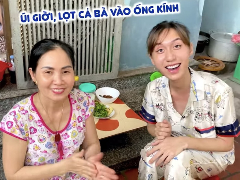 Ngoài đăng bộ ảnh đẹp lung linh, Lynk Lee không ngại xuất hiện với hình ảnh ít son phấn.