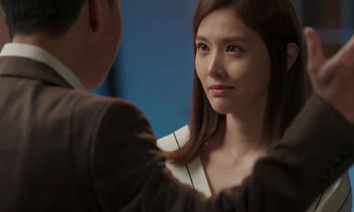 Chong vao nha nghi voi bo, vo khien chong “hon bay phach lac”