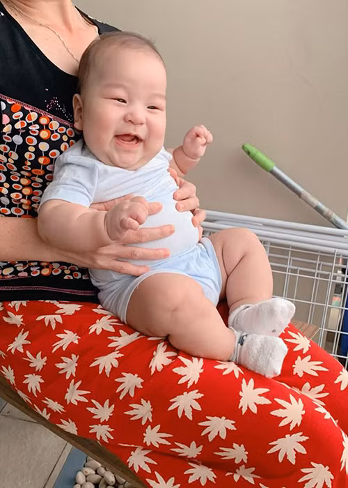 2 nhóc tì nhà Thành Trung càng lớn càng kháu khỉnh.