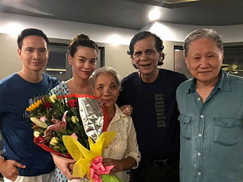 Ngay từ khi mới hẹn hò, Kim Lý xác định đây là mối quan hệ nghiêm túc nên đưa Hà Hồ về ra mắt gia đình.