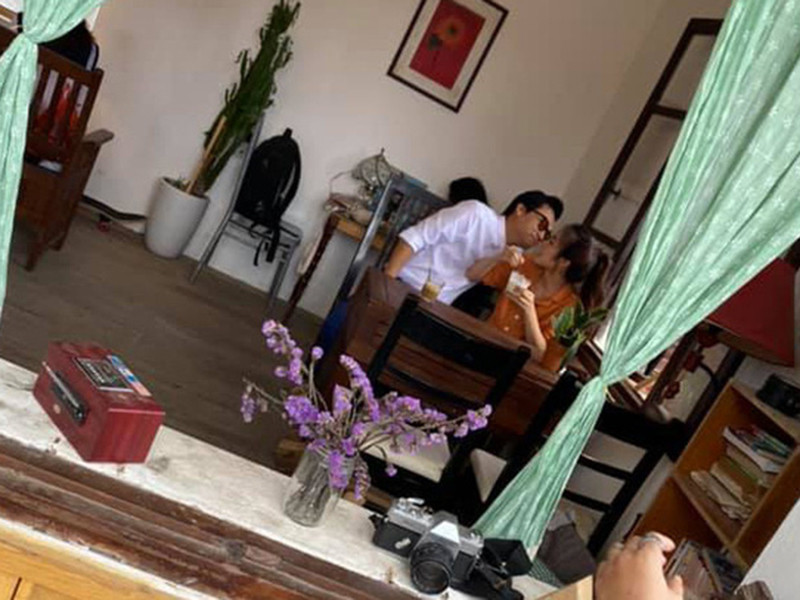 Cả hai từng bị lộ khoảnh khắc thân mật ở quán cà phê. Ảnh: VTV