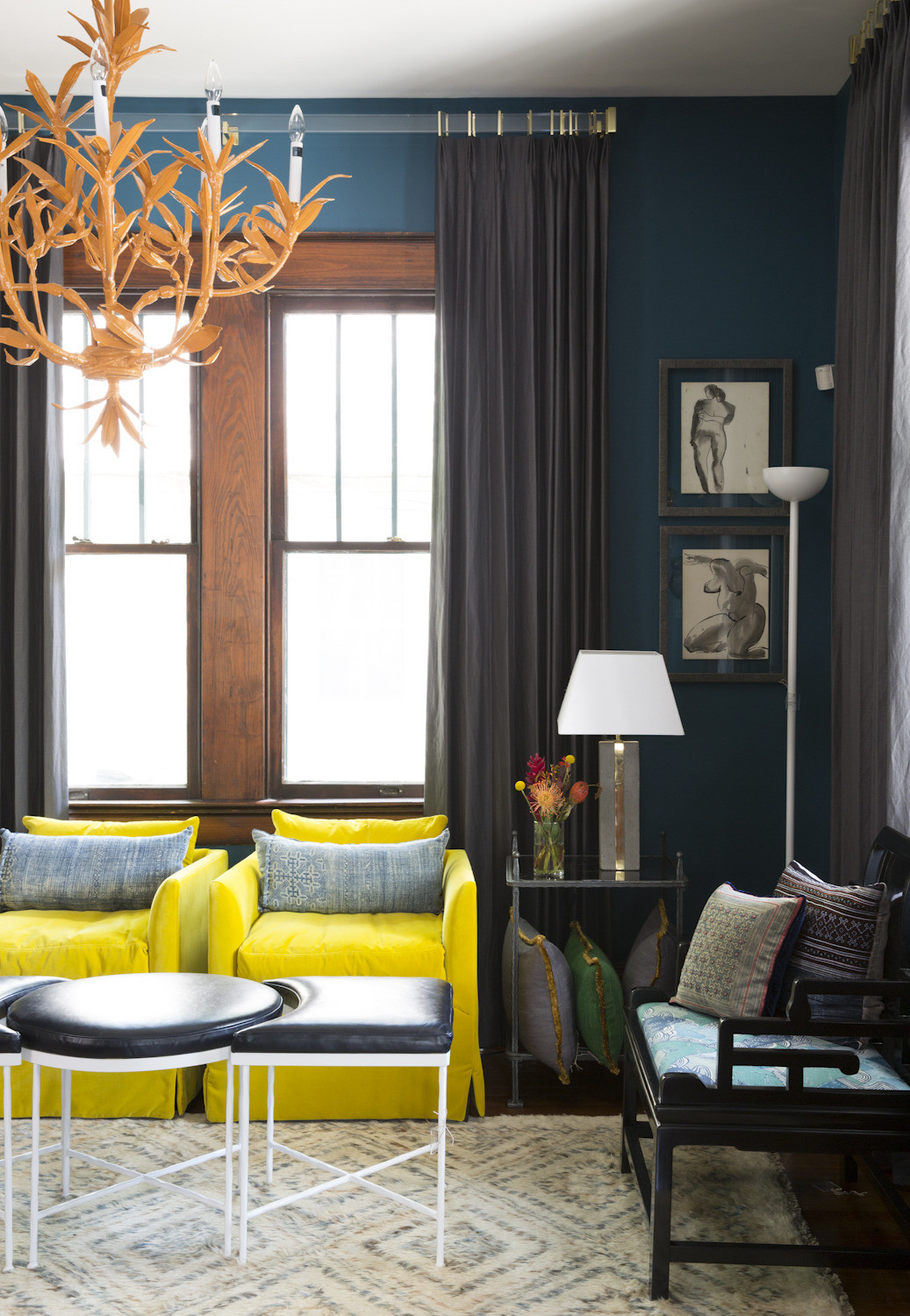 Căn phòng khách với phong cách đương đại của bạn sẽ chẳng phải lo sợ trông lỗi thời, lạc hậu.