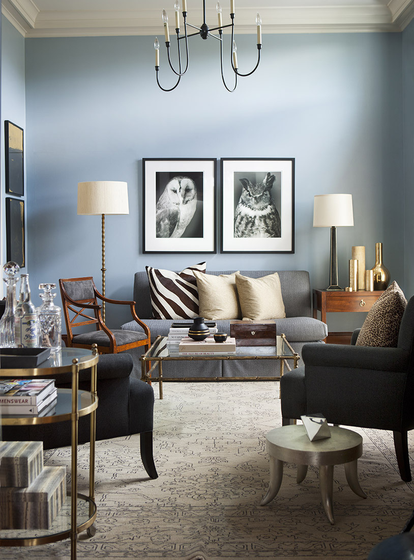 Đồ nội thất mang phong cách đương đại thường có đường nét uốn cong mềm mại gợi cảm giác cổ điển nhưng bớt đi sự rườm rà.