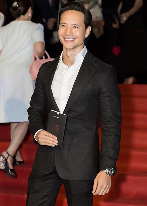 Mới đây, nguồn tin thân cận cho biết, Hồ Ngọc Hà mang song thai 3 tháng với Kim Lý. Về phần mình, Kim Lý giữ im lặng.