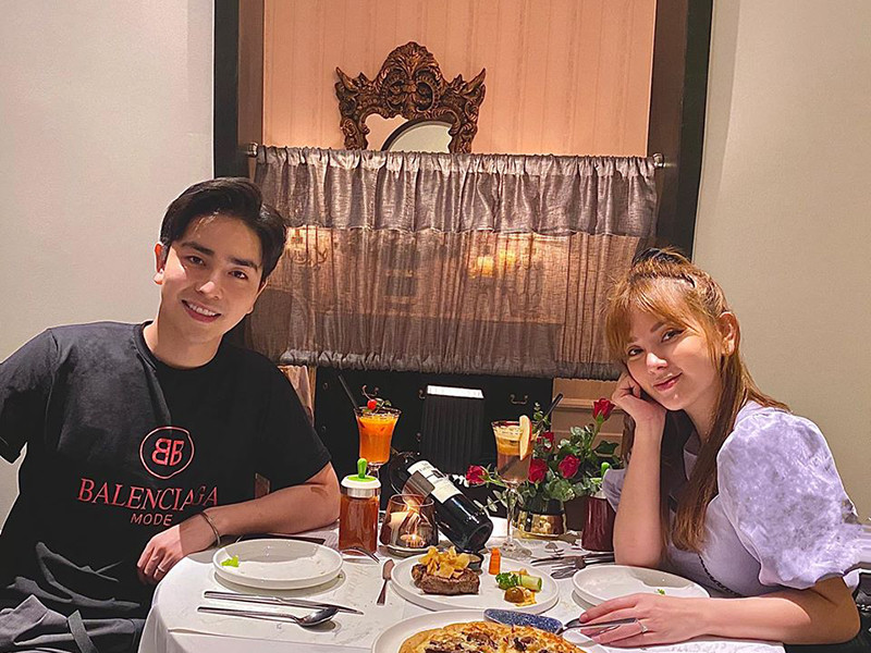 Nữ ca sĩ thường chia sẻ hình ảnh giấu vòng 2.