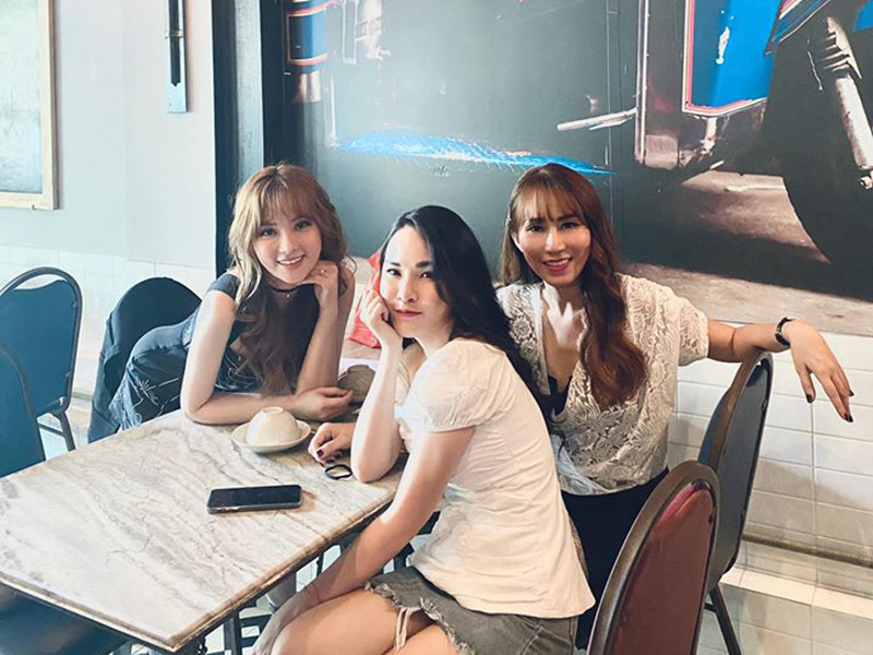 Vòng 2 của Thu Thủy chưa lộ rõ do góc chụp và trang phục.