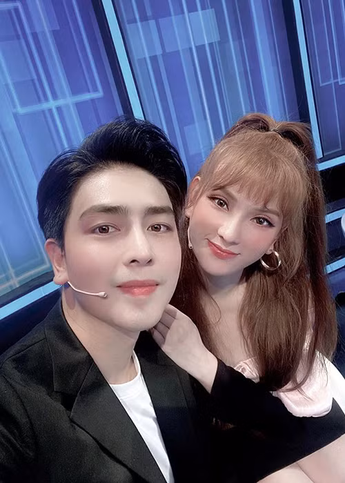 Tình cảm của cặp đôi đến nay vẫn ngọt ngào.