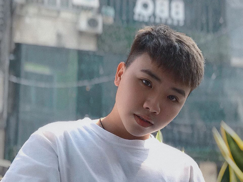 Học trò của ca sĩ Cẩm Ly có cuộc sống im hơi lặng tiếng sau khi rời cuộc thi giống như đa phần các quán quân, á quân Giọng hát Việt nhí khác.