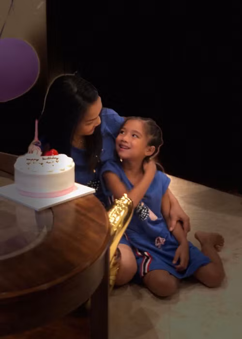 Hồng Ngọc thường xuyên tổ chức sinh nhật giản dị nhưng ấm cúng cho các con.