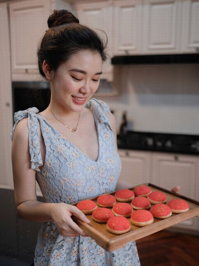 Hot girl Lào gây sốt mạng xã hội Việt, từng học ĐH Ngoại thương Hot girl Lao gay sot mang xa hoi Viet, tung hoc DH Ngoai thuong