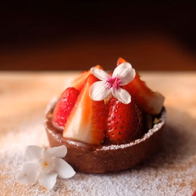 Cô gái đang gây sốt này có tên là Phonnie Xaysongkham, hiện tại đang sống cùng gia đình ở một thị trấn nhỏ của Lào.