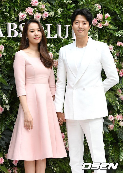 Con gái của cặp đôi do Jo Yoon Hee nuôi dưỡng.