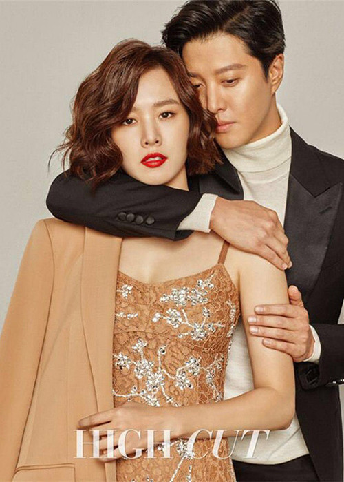 Một người bạn cho biết, vợ chồng Lee Dong Gun có quá nhiều điểm khác biệt trong quan điểm sống mà không thể hòa hợp.