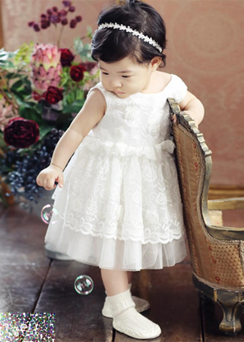 Con gái của Lee Dong Gun vô cùng kháu khỉnh.