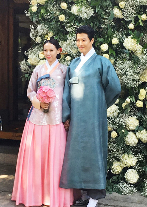 Cặp đôi không ngại đối mặt với thị phi khi bên nhau.