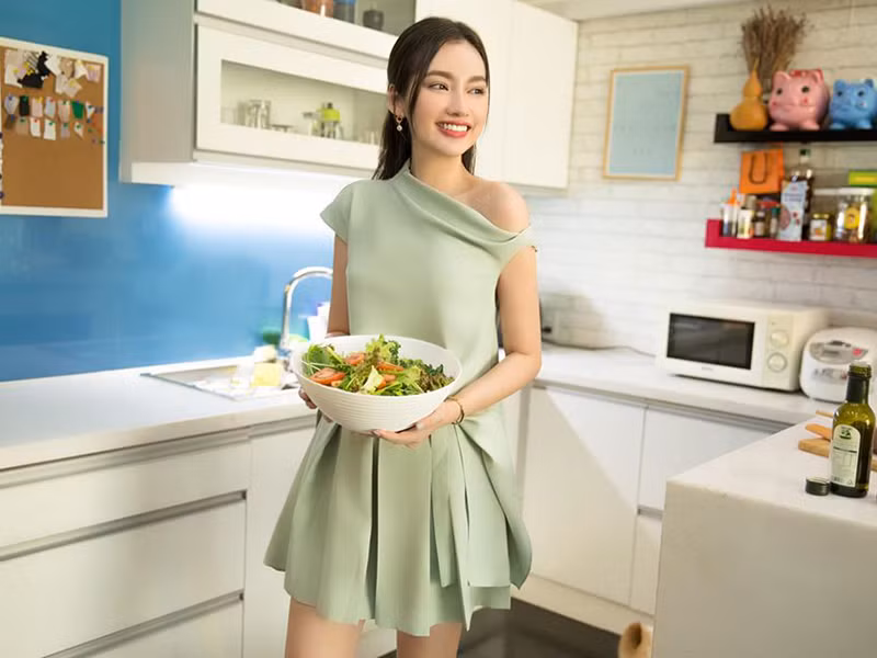 Trúc Diễm kết hôn đã được 5 năm. Sau khi lập gia đình, cô tập trung công việc kinh doanh, chỉ thỉnh thoảng làm mẫu ảnh, dự sự kiện.