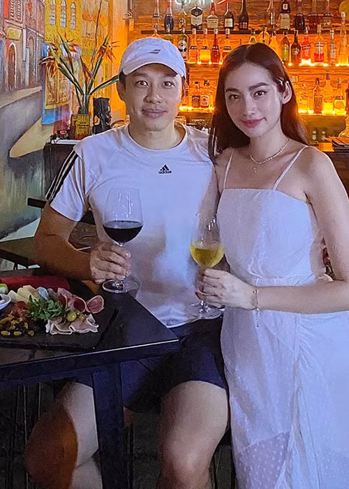 Tình cảm vợ chồng giữa Trúc Diễm và doanh nhân John Từ đến nay vẫn bền chặt.