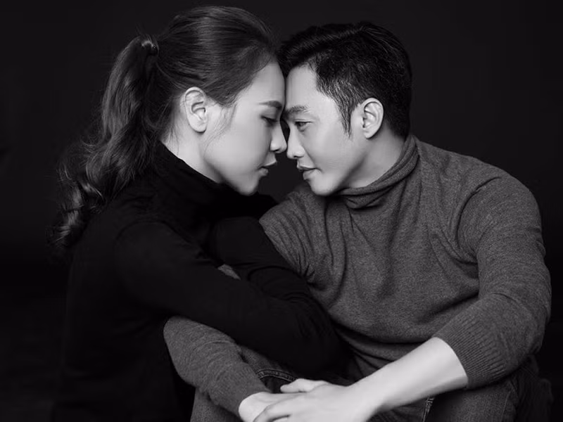 Hạ Vi mong muốn, từ giờ, cô sẽ không bị gắn tên với Cường Đô la để tránh tổn thương cho các bên. Được biết, đây là lần đầu tiên Hạ Vi chính thức lên tiếng sau khi Cường Đô la kết hôn.