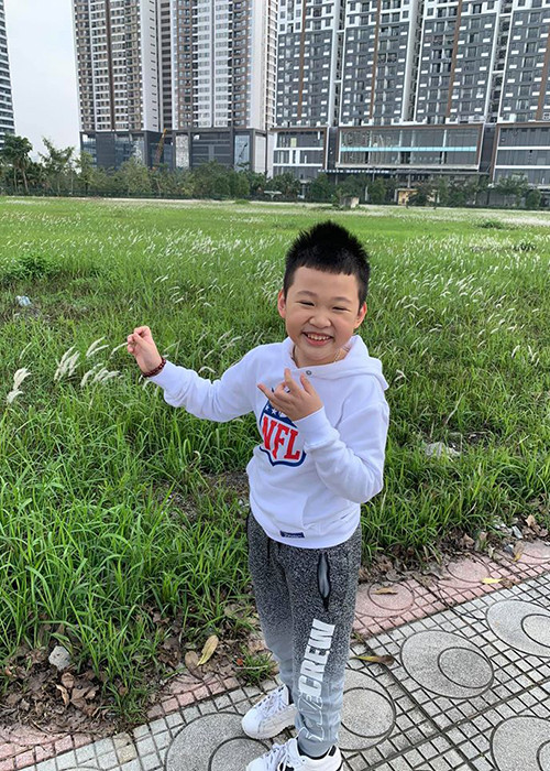 Cậu nhóc thậm chí giục mẹ tái hôn.