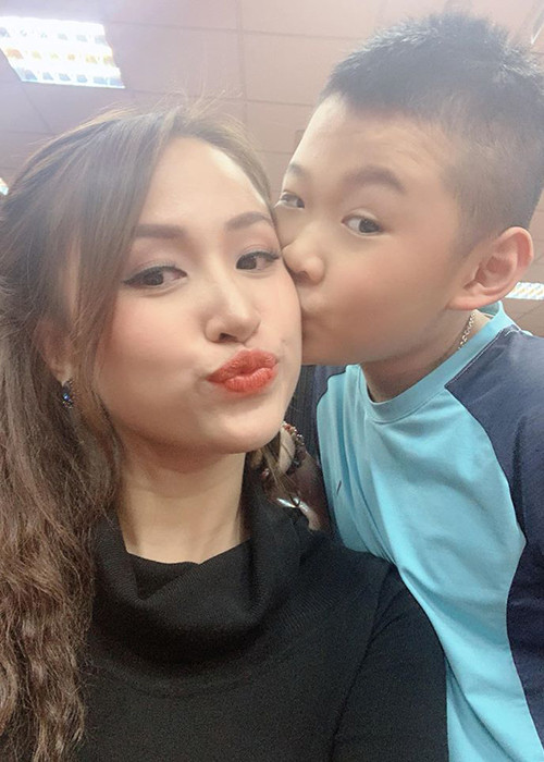 "Tôi ước sẽ không bao giờ phải rời xa mọi người. Tôi ước tôi bình tĩnh để có thể giải quyết mọi chuyện. Tôi ước mẹ tôi không bao giờ giận tôi nữa. Tôi ước tôi sẽ trở thành người đàn ông thực thụ cho mẹ tôi. Tôi cảm ơn mẹ Vân vì đã luôn yêu và chăm sóc tôi. Tôi ước sẽ được 10 điểm môn toán, 10 điểm môn tiếng Việt và 10 điểm môn tiếng Anh. Tôi yêu... (bố mẹ - sau đó cậu bé gạch ngang cụm từ này và thay bằng)... ông bà và mẹ Vân", bé Bin viết.