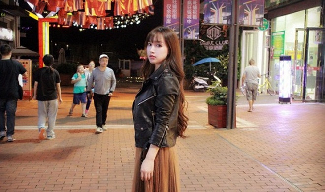 Tuy nhiên, một số người cho rằng, việc Lý Tử Thất làm các video nấu ăn ở vùng thôn quê thể hiện sự "lạc hậu" và "nghèo nàn" của nông thôn Trung Quốc. Tuy nhiên, các kênh truyền thông lại khen ngợi người đẹp họ Lý và cho rằng, các video của cô giúp quảng bá văn hóa truyền thống Trung Quốc đến khán giả quốc tế.