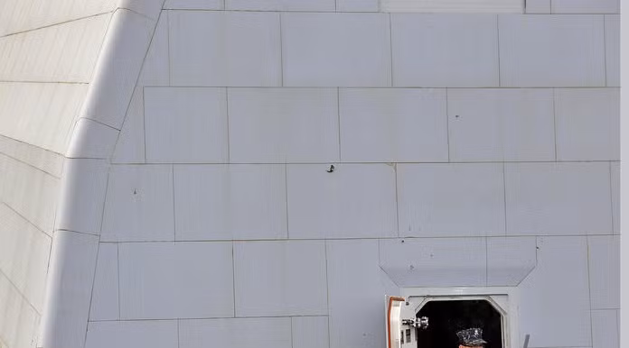 Con tàu được cho là sở hữu khả năng tàng hình đỉnh nhất từ trước tới nay, cùng hệ thống vũ khí độc đáo với pháo hạm 155mm AGS có cự ly bắn ngang ngửa tên lửa diệt hạm.