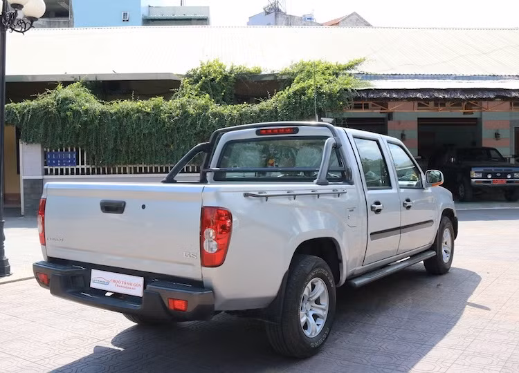 Trong khi đó, 78 chiếc bán tải Mekong Premio bán được trong nửa đầu năm (Bắc: 12 chiếc, Trung: 7 chiếc và Nam: 59 chiếc) là một sự thành công với Mekong khi mẫu xe này đã cực kỳ lạc hậu cả về kiểu dáng lẫn công nghệ chế tạo và chất lượng lắp ráp.