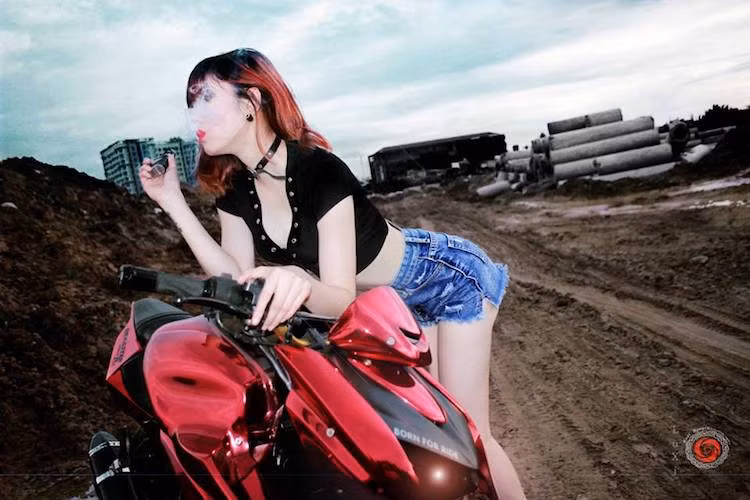 Về cơ bản, có thể coi Hornet 600 chính là phiên bản naked của chiếc sportbike Honda CBR600RR nổi tiếng, do chiếc xe sử dụng chung động cơ 599 cc 4 xi-lanh thẳng hàng, chỉ được giảm công suất xuống chút ít.