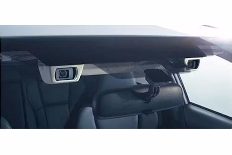 Gói các hệ thống hỗ trợ người lái EyeSight Ver.3 của Subaru, bao gồm các tính năng như phanh khẩn cấp tránh va chạm, cảnh báo chuyển làn và giữ ga tự động thông minh vẫn sẽ xuất hiện trên Impreza, cùng với hệ thống chẩn đoán và theo dõi tình trạng hoạt động của xe Starlink.