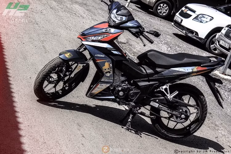 Là chiếc xe gây tiếng vang lớn trong thời gian gần đây bởi thiết kế sắc sảo cùng động cơ DOHC 150cc mạnh mẽ, Honda Winner 150 được đánh giá có sức ảnh hưởng lớn trong cộng đồng xe côn tay cỡ nhỏ. Chiếc xế "cam đôi" nhà Honda ra mắt với mục tiêu cạnh tranh cùng các hãng khác trong phân khúc xe côn tay phổ thông.