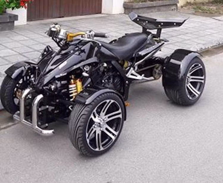 Theo những người bán xe quảng cáo, mẫu xe môtô 4 bánh này đạt tiêu chuẩn để xuất sang châu Âu và có giá bán khoảng 3300 USD trở lên tại nước ngoài. Giá bán cho từng phiên bản tại Việt Nam chỉ được tiết lộ cho những người có nhu cầu mua xe, nhưng nằm ở mức khoảng 80 triệu đồng.