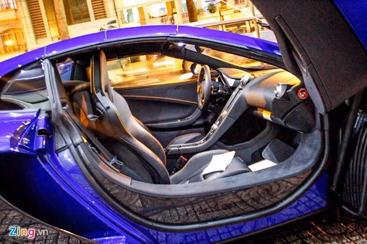 Bên trong, McLaren cũng cho khách hàng lựa chọn 14 màu da nội thất khác nhau.