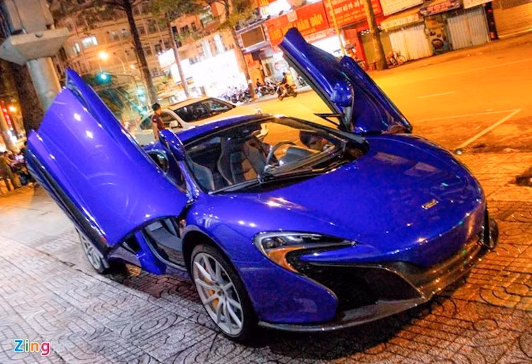 Trong số 7 chiếc 650S hiện có mặt tại Việt Nam, phần lớn xe được định cư tại TP HCM. Hiện giá một chiếc McLaren 650S Spider ở Việt Nam là khoảng 16 tỷ đồng.