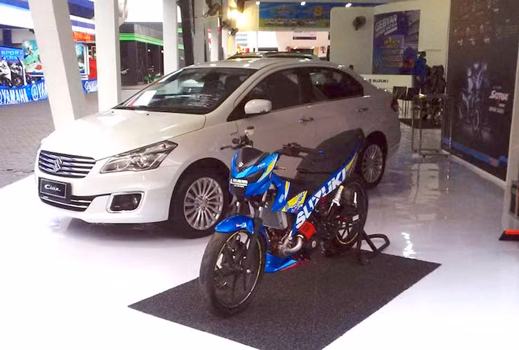 Bản độ Suzuki Satria FU150 tăng áp này đã được một công ty có tên Compass Automotive ở Indonesia tạo ra, và vừa được trưng bày tại gian hàng của Suzuki ở triển lãm Jakarta Fair 2016.