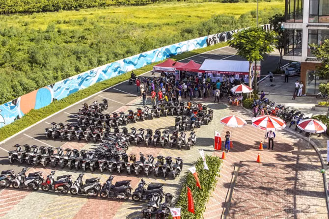 Điểm nhấn tại GALA lần này chính là chữ SH được xếp từ nhiều chiếc xe Honda SH khác nhau của những người chơi có mặt tại sự kiện.