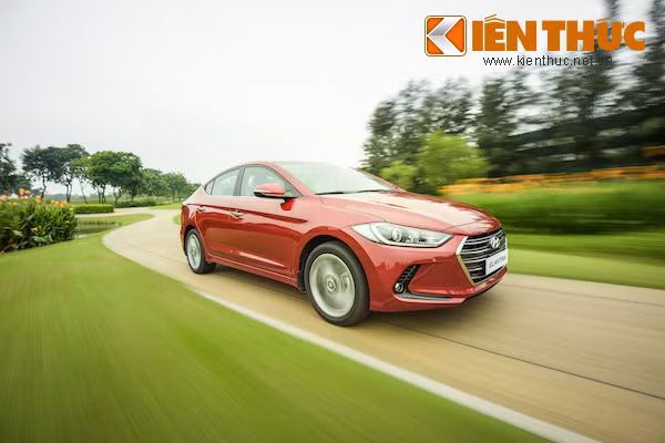 Hyundai “trinh lang” Elantra moi gia tu 615 trieu tai VN-Hinh-5