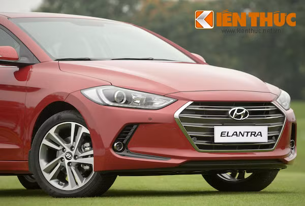 Hyundai “trinh lang” Elantra moi gia tu 615 trieu tai VN-Hinh-2